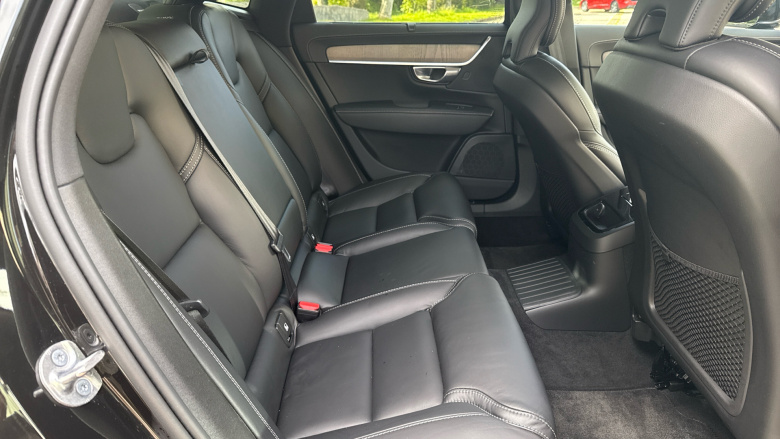 Volvo S90 2.0 T8 Recharge PHEV Inscription 4dr AWD Auto Saloon